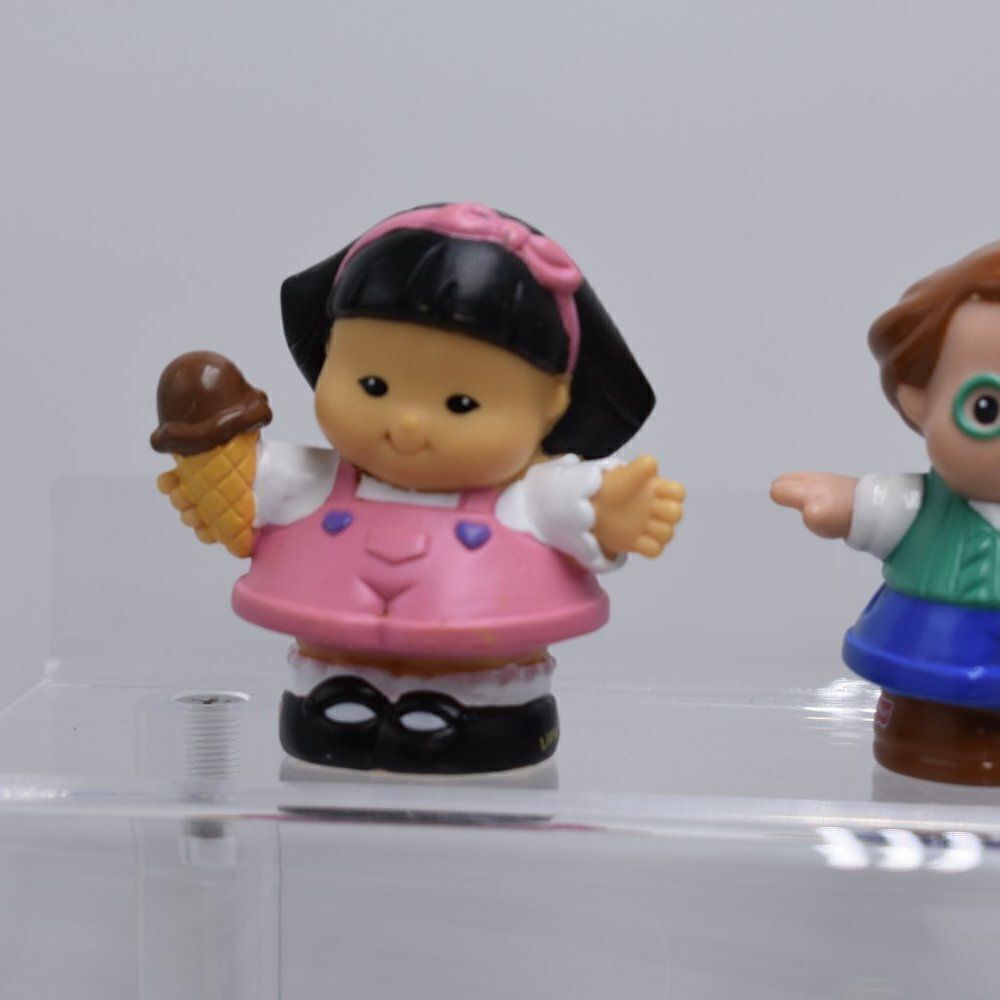 Vintage 2002/03 Fisher Price Little People Mixed Lot of 10 Mini-Figures - Picture 2 of 9